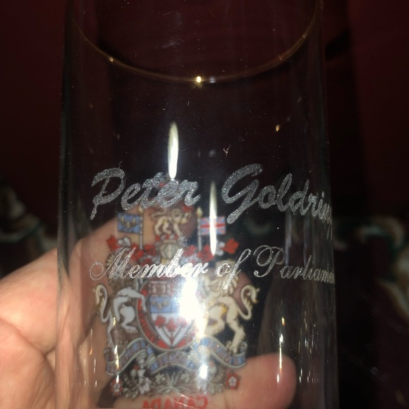 Canada Coat of Arms Glass on back Peter Goldring, member of Parliment- no flaws - Picture 4 of 7